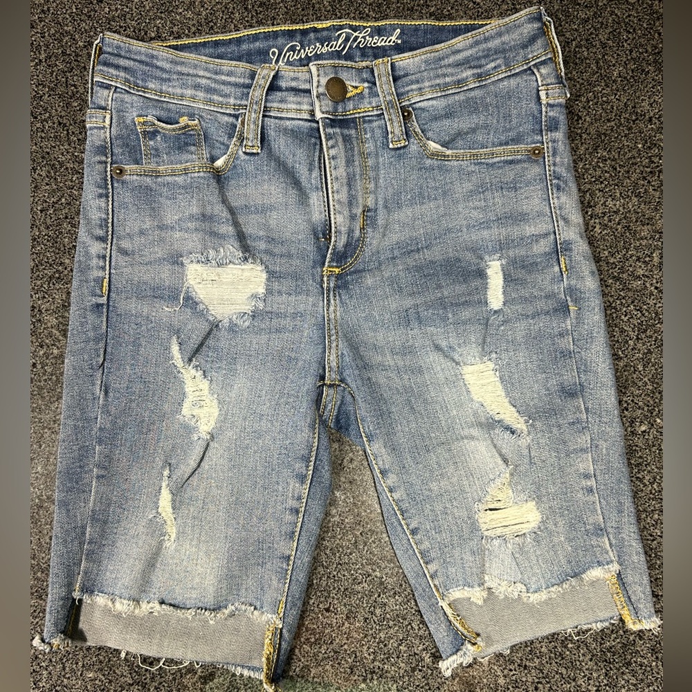 Universal Thread High Rise Bermuda shorts